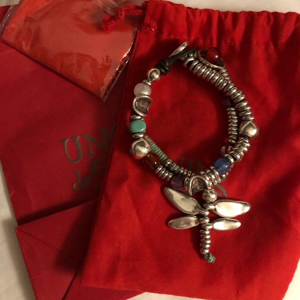 UNO de 5O Dragón fly bracelet.